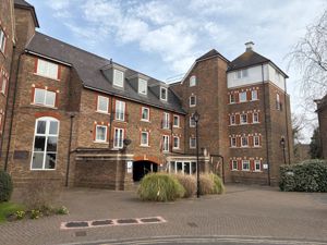 Front of building - click for photo gallery